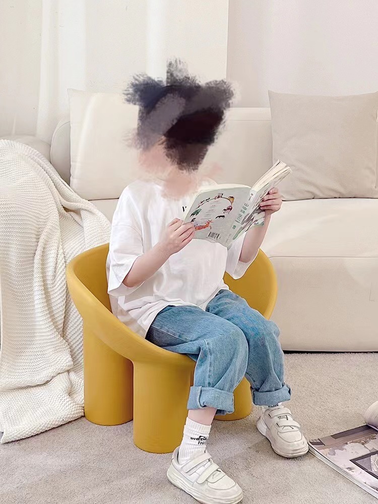 Kids Outdoor Lounge Chair - Roly เก้าอี้กลางแจ้งพร้อมเบาะพลาสติก PE สำหรับเด็กดีไซน์แบบนอร์ดิกทำจากพลาสติก PE เป็นมิตรกับสิ่งแวดล้อม