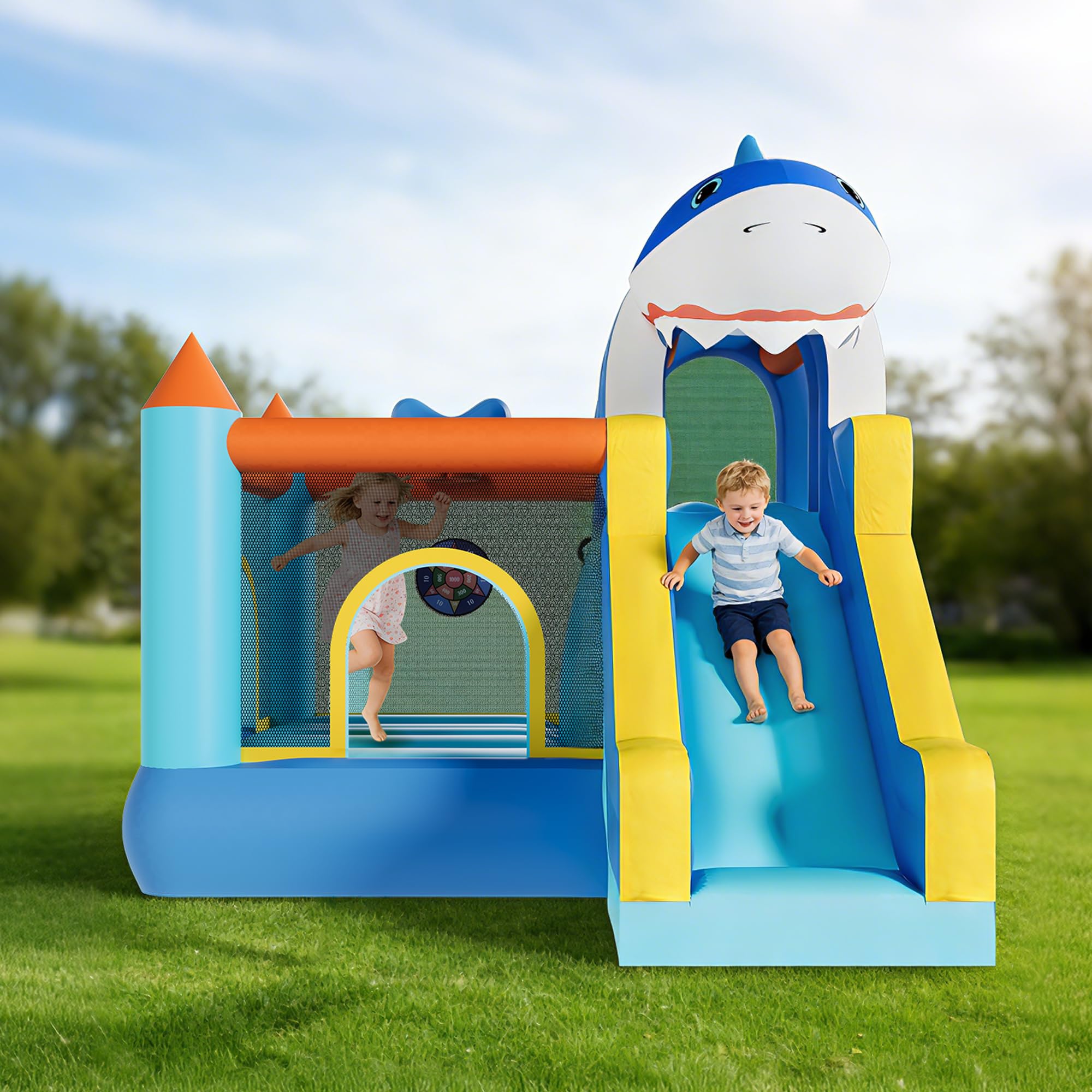 Kids Outdoor Climber - บ้านลมเป่าลมพร้อมสไลเดอร์และเครื่องเป่าลม, ปราสาทลมสำหรับเด็ก, ผนังปีนป่ายพร้อมห่วงบาสเก็ตบอล, สำหรับเล่นในร่มและกลางแจ้งในสวนหลังบ้าน
